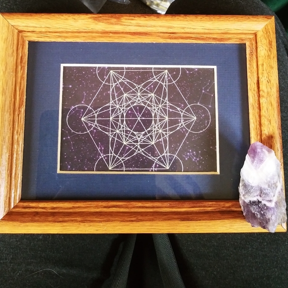 Framed crystal grid with raw dream amethyst chunk - Picture 2 of 2